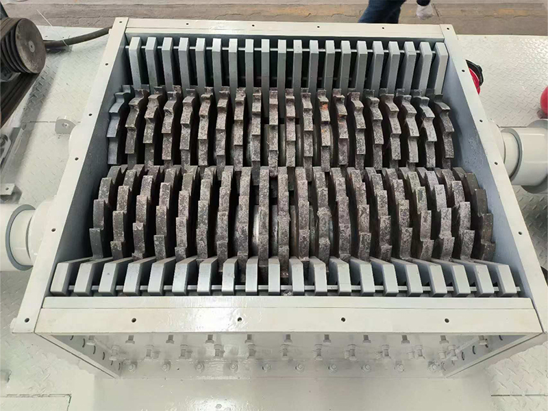 防爆锂电池撕碎机